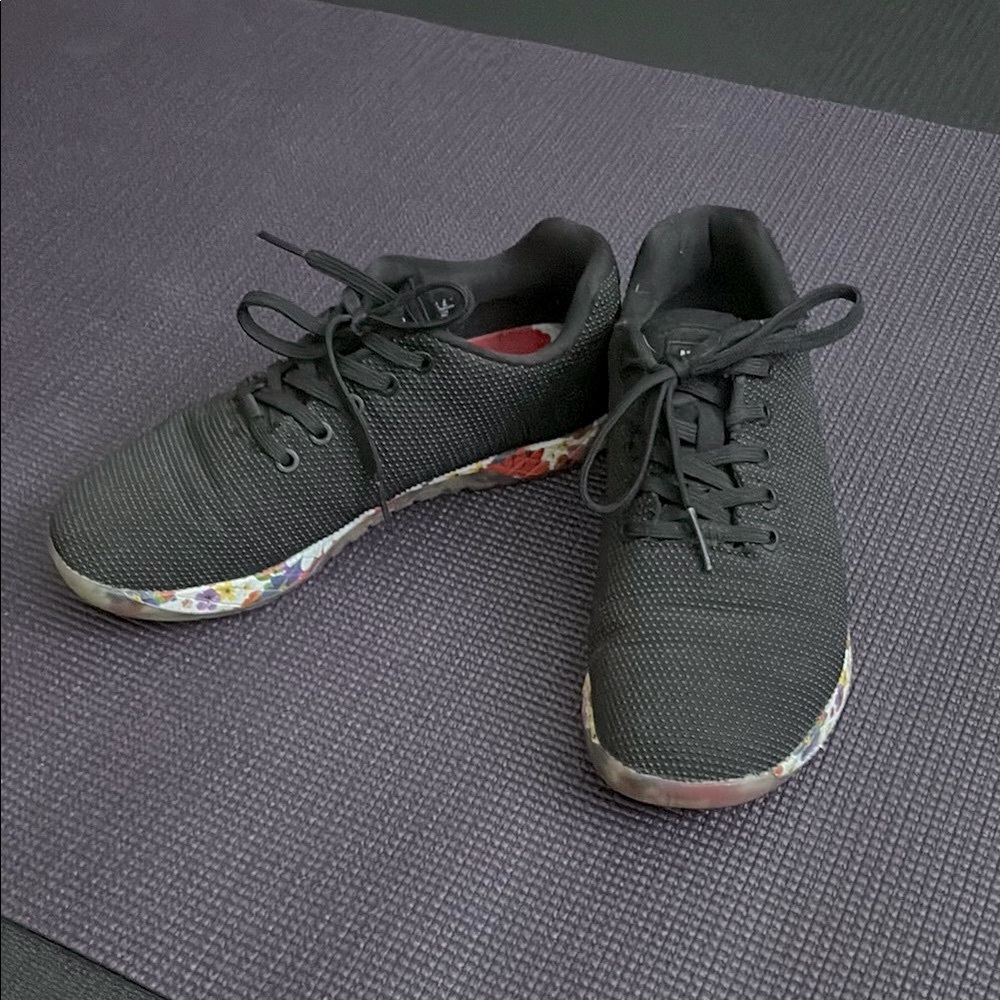 NOBULL Sneakers with Floral Sole